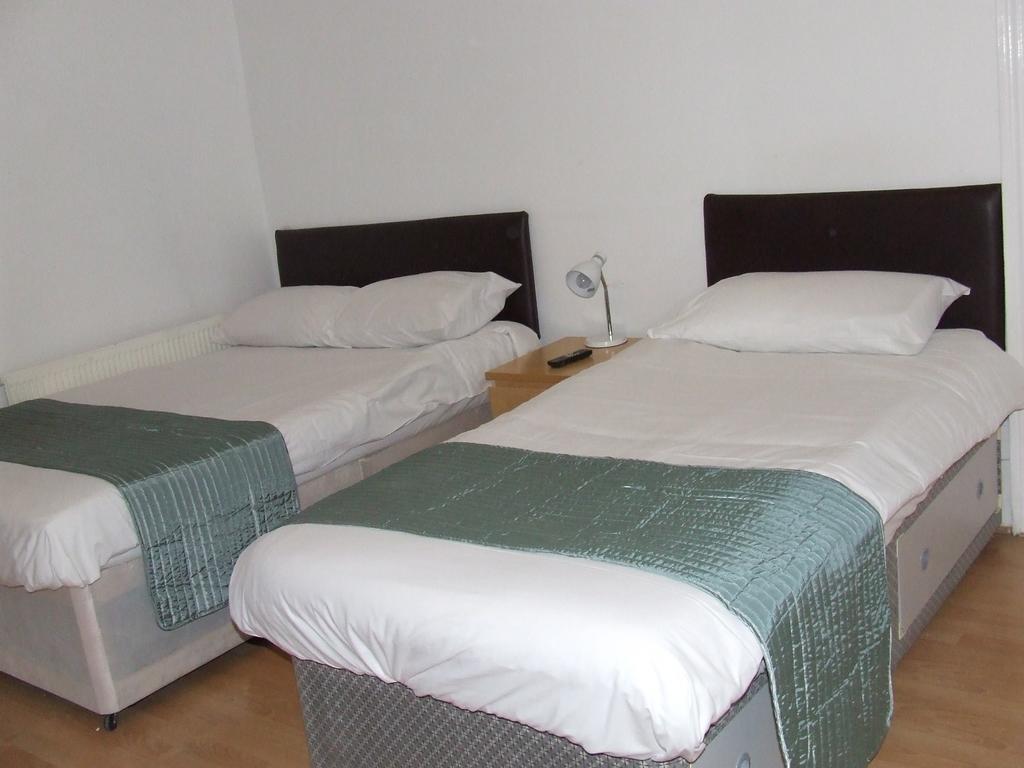 Cedars House Hotel Croydon Kamer foto