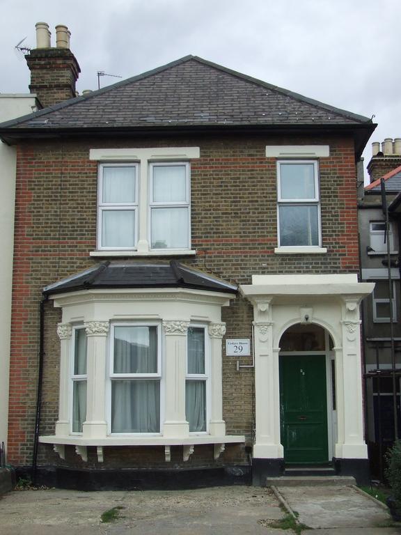Cedars House Hotel Croydon Buitenkant foto