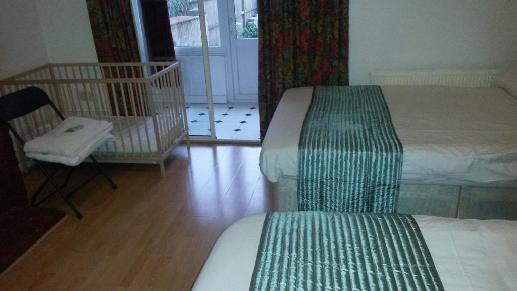 Cedars House Hotel Croydon Kamer foto