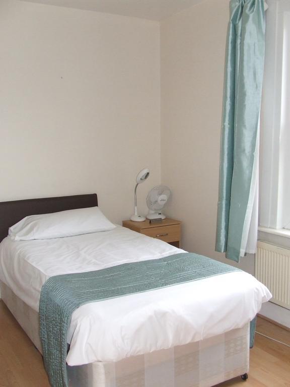 Cedars House Hotel Croydon Buitenkant foto