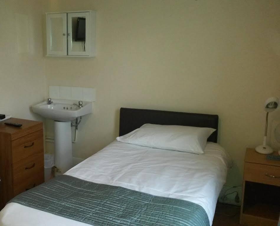 Cedars House Hotel Croydon Buitenkant foto